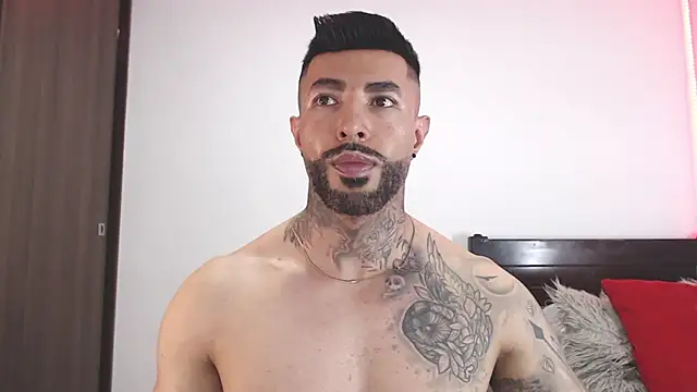 andrea de lucaa online show from March 15, 2026, 2:39 am