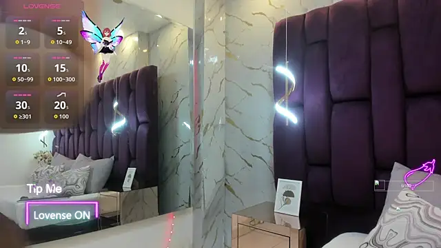 megannherrera online show from September 17, 2025, 12:07 pm