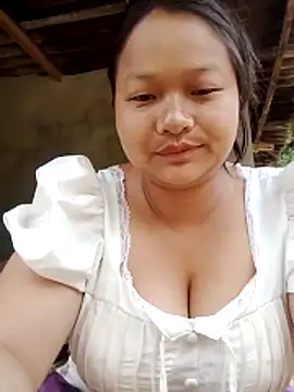 girl-babi online show from May 15, 2026, 11:23 pm