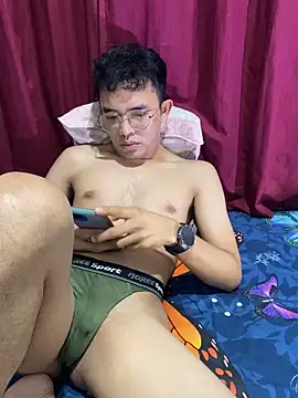 rand1101 online show from October 5, 2025, 10:40 pm