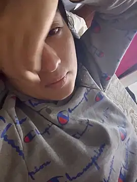 RAKEL37 online show from April 18, 2026, 1:31 am