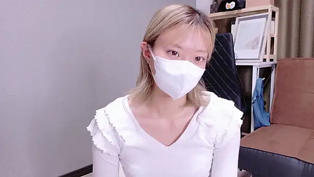 Snapshot of Nana__ch chatting on October 3, 2025, 7:05 am Nana ch online show from October 3, 2025, 7:05 am
