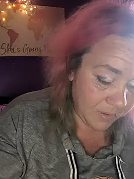 Courdles online show from November 28, 2025, 9:28 pm