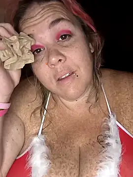 Courdles online show from December 3, 2025, 7:49 am