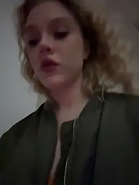 CaitlinSugar online show from December 15, 2025, 4:39 am