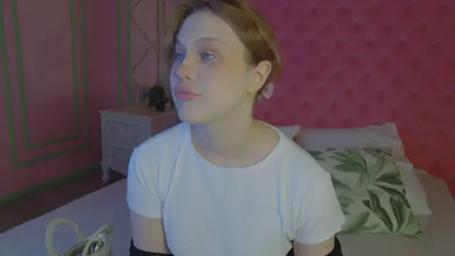 Snapshot of CaitlinSugar chatting on May 25, 2026, 4:18 am CaitlinSugar online show from May 25, 2026, 4:18 am