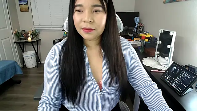 SHEILYN  online show from April 7, 2026, 4:24 am