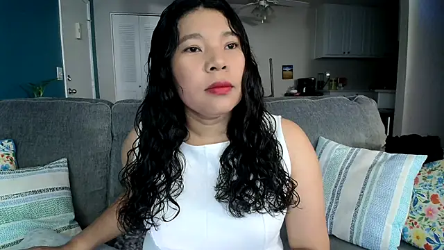 Snapshot of SHEILYN_ chatting on May 17, 2026, 6:33 am SHEILYN online show from May 17, 2026, 6:33 am
