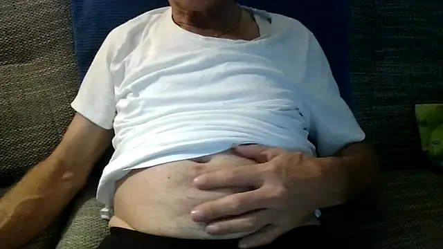 velikifant7 online show from December 4, 2025, 6:49 pm