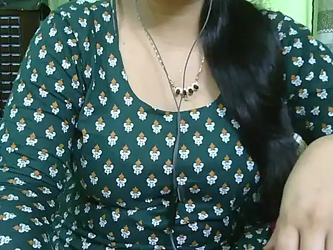 fairy queen07 online show from April 6, 2026, 7:26 pm