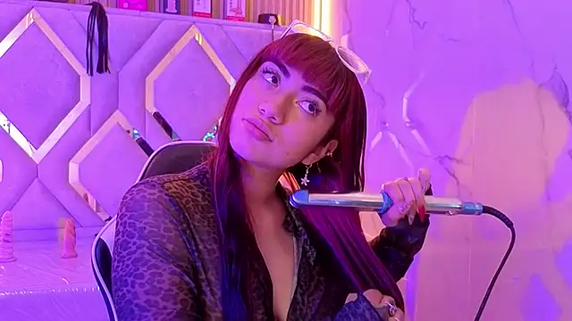 Sophia tf online show from April 10, 2026, 8:24 pm