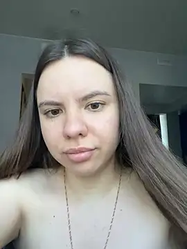 Snapshot of Chloe_loo chatting on July 12, 2026, 11:34 am Chloe loo online show from July 12, 2026, 11:34 am