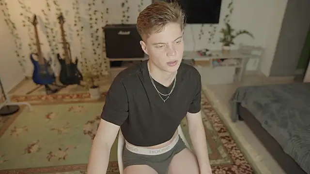 RusBradPitt online show from December 19, 2025, 3:30 pm