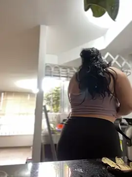 Tokio Sakura online show from November 13, 2025, 4:39 pm