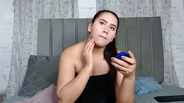 HOTEXTREMCOUPLE online show from October 18, 2025, 3:53 am