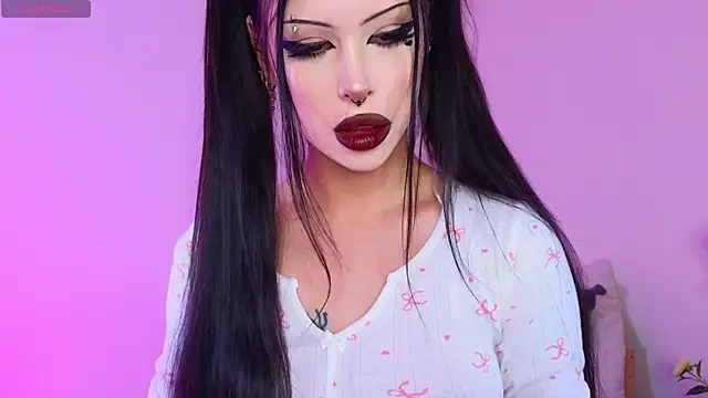 venomeowww   online show from September 27, 2025, 3:22 am