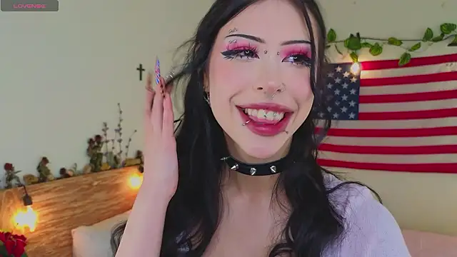 venomeowww   online show from March 28, 2026, 4:01 am