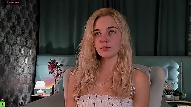 Aurora Bennet online show from September 24, 2025, 12:03 am