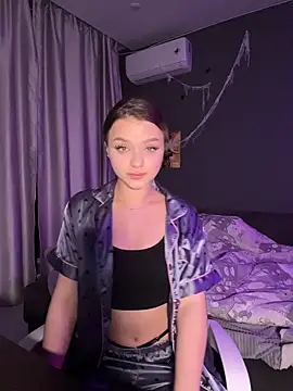 Snapshot of VelvetRush_ chatting on October 30, 2025, 4:30 pm VelvetRush  online show from October 30, 2025, 4:30 pm