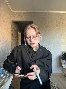 n1ghtcloud online show from September 24, 2025, 10:51 am