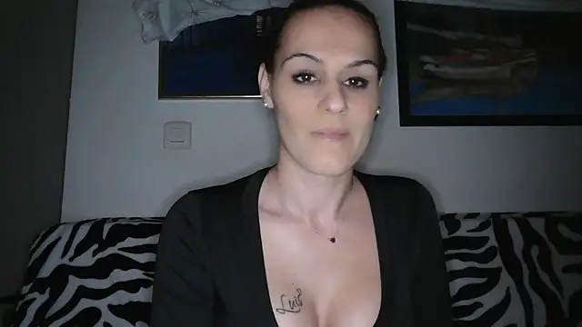 yumara351 online show from January 14, 2026, 12:33 pm