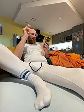 smint06 online show from December 2, 2025, 7:42 pm