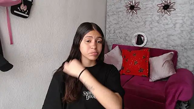 Snapshot of Evagirl69 chatting on December 16, 2025, 6:24 pm Evagirl69 online show from December 16, 2025, 6:24 pm