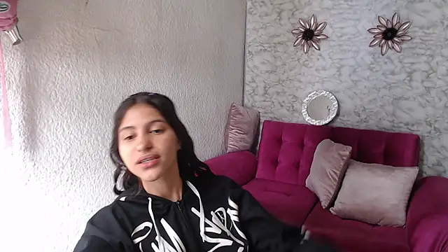 Evagirl69 online show from June 3, 2026, 2:33 pm
