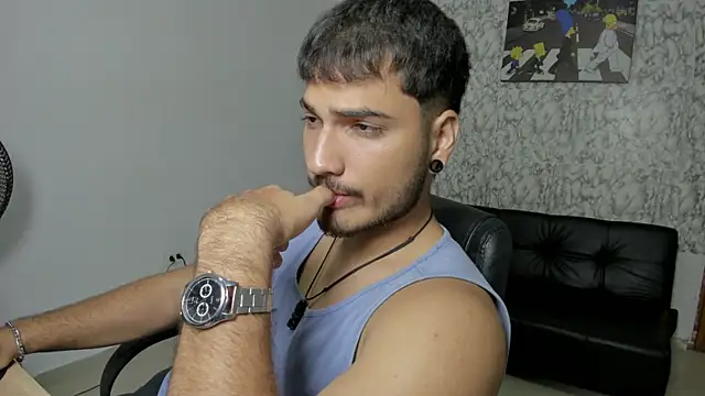 Snapshot of sebastian_jhonson chatting on October 3, 2025, 4:20 am sebastian jhonson online show from October 3, 2025, 4:20 am