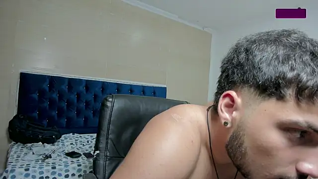 Snapshot of sebastian_jhonson chatting on October 7, 2025, 3:58 am sebastian jhonson online show from October 7, 2025, 3:58 am