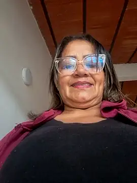 Vickysweeeettt online show from April 18, 2026, 9:04 pm