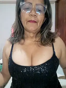 Snapshot of Vickysweeeettt chatting on May 29, 2026, 1:03 am Vickysweeeettt online show from May 29, 2026, 1:03 am