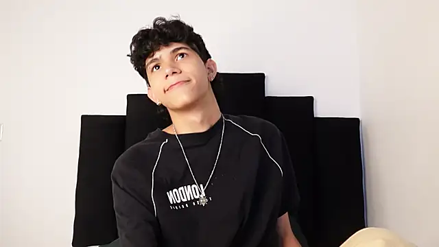 alexmark  online show from September 24, 2025, 2:20 pm