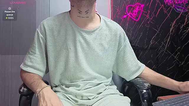 Snapshot of ThorDick_ chatting on September 15, 2025, 6:13 am ThorDick  online show from September 15, 2025, 6:13 am