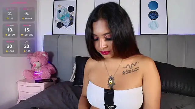 Naiaa Cruz online show from October 11, 2025, 7:23 pm