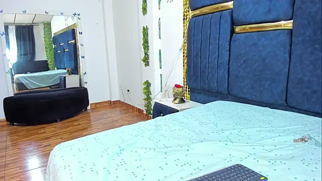 vyumekoper online show from September 28, 2025, 3:45 am