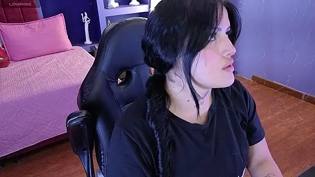 sari belle online show from December 15, 2025, 8:57 pm