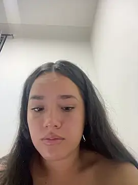 Snapshot of Luciaparker03 chatting on July 18, 2026, 12:59 am Luciaparker03 online show from July 18, 2026, 12:59 am
