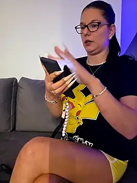 Snapshot of Swiss_Lady chatting on September 24, 2025, 8:34 pm Swiss Lady online show from September 24, 2025, 8:34 pm