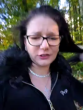 Snapshot of Swiss_Lady chatting on October 24, 2025, 2:35 pm Swiss Lady online show from October 24, 2025, 2:35 pm