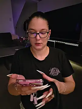 Snapshot of Swiss_Lady chatting on August 4, 2026, 10:34 pm Swiss Lady online show from August 4, 2026, 10:34 pm