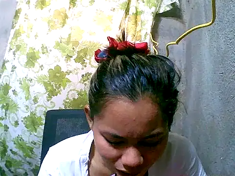 Snapshot of Sweeetgurll chatting on October 17, 2025, 1:20 am Sweeetgurll online show from October 17, 2025, 1:20 am