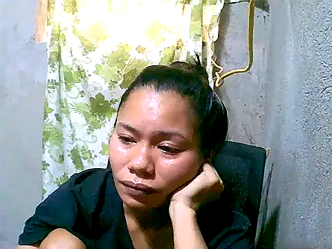 Snapshot of Sweeetgurll chatting on November 28, 2025, 5:10 am Sweeetgurll online show from November 28, 2025, 5:10 am