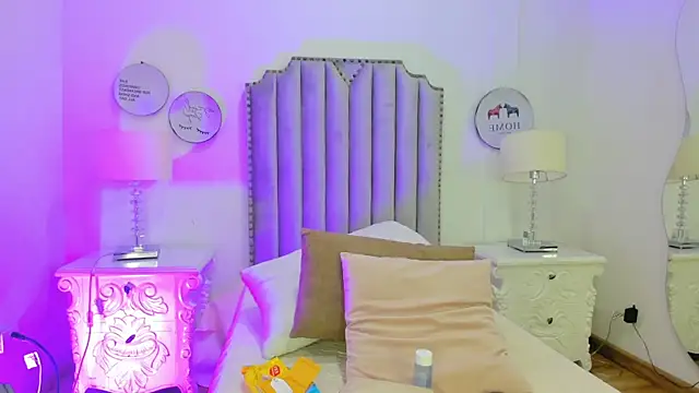 Alison Carde05 online show from February 16, 2026, 7:21 pm