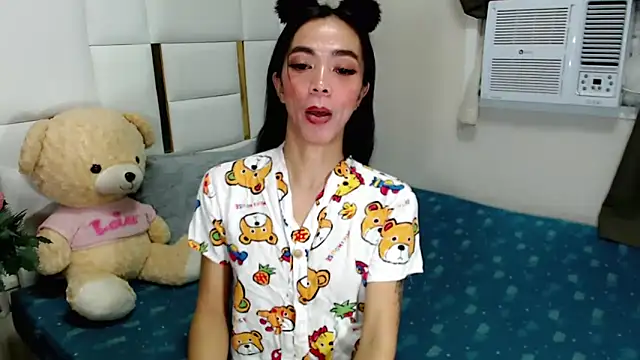 diamondnaked  online show from October 13, 2025, 7:36 pm