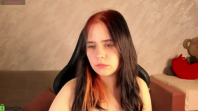 Alis Platt online show from September 9, 2025, 1:05 am