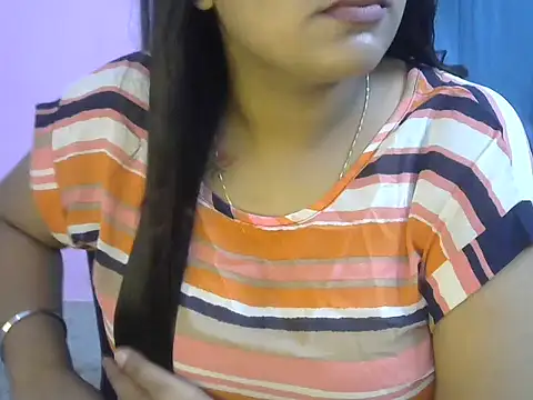 Queenxxx98 online show from October 11, 2025, 7:01 pm