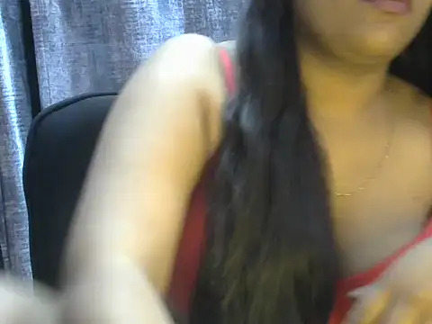 Queenxxx98 online show from December 16, 2025, 7:52 pm