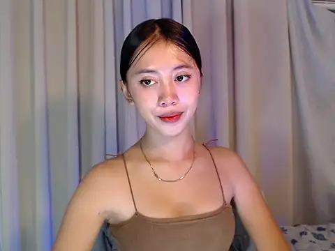 lovely kiannaHugecock online show from September 15, 2025, 5:51 am