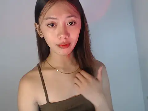 lovely kiannaHugecock online show from September 28, 2025, 5:51 pm